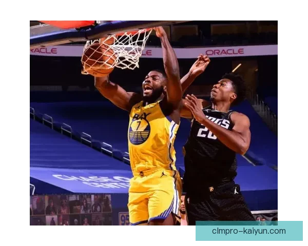 克鲁伊夫传控体系引发足球战术革新，正持续影响现代比赛风格